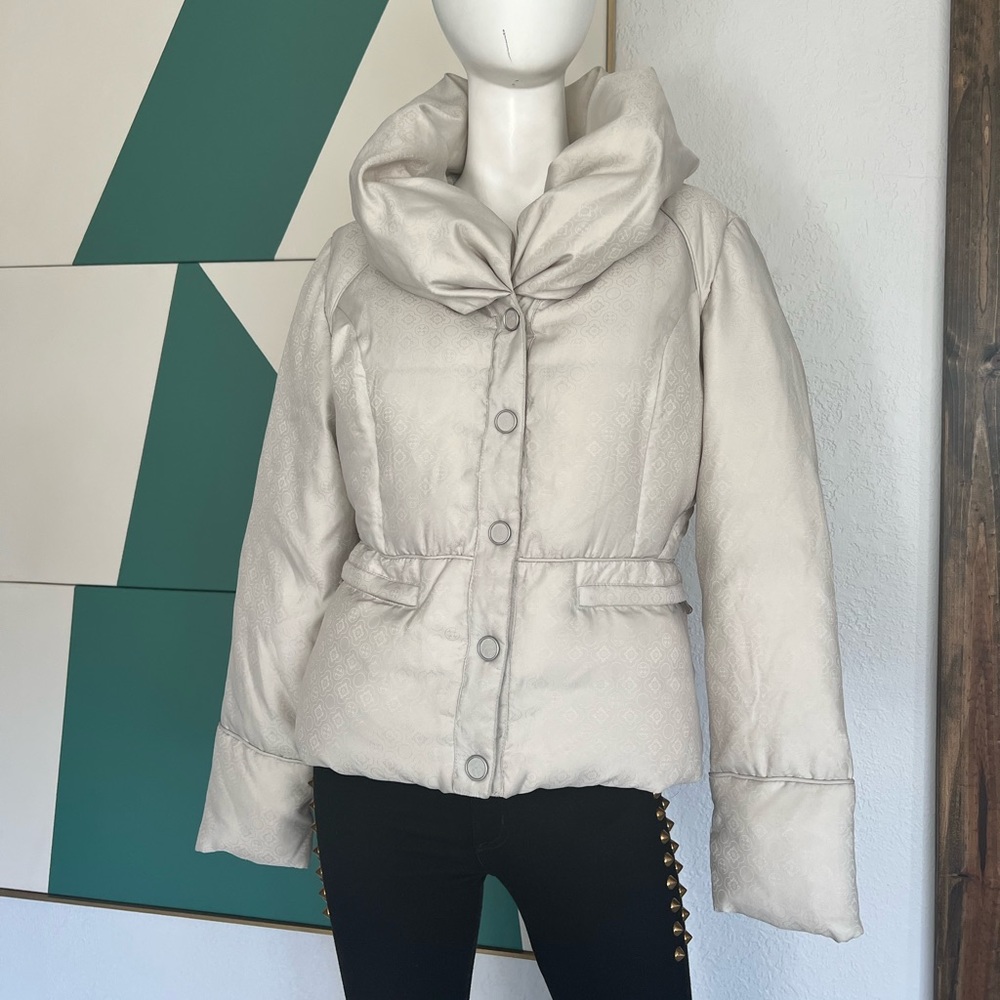Off White Laundry Puffer Jacket Small - image 1